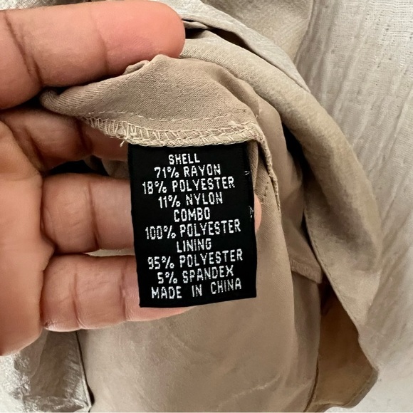 Adrianna Papell Neutral Champagne Tiered V Neck Cocktail Dress Size 4P - Picture 5 of 6